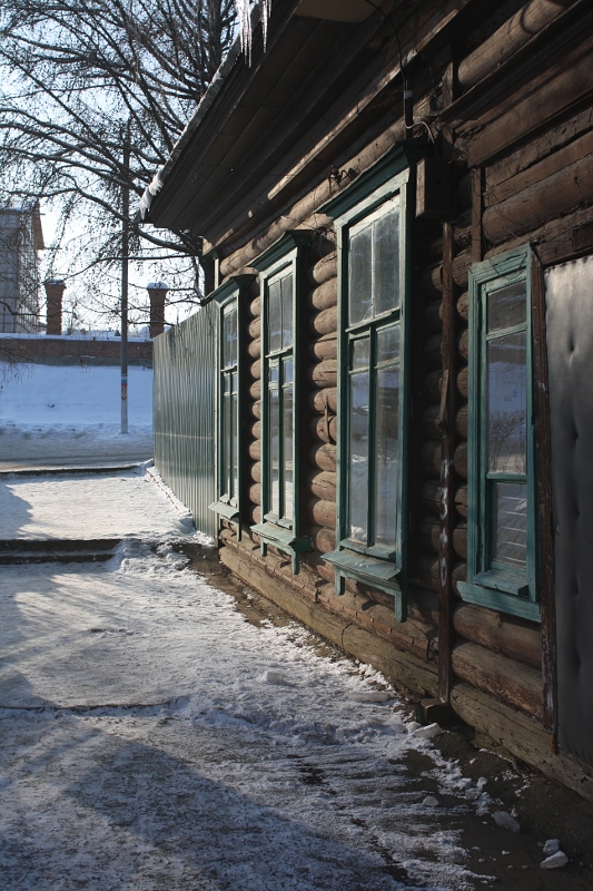 Окна старого дома